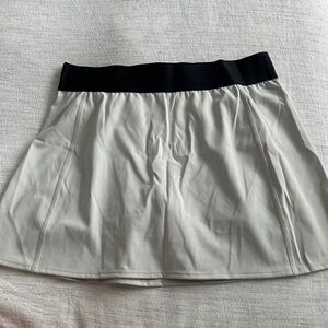 Aritzia Grey Tennis Skirt with Black Waistband